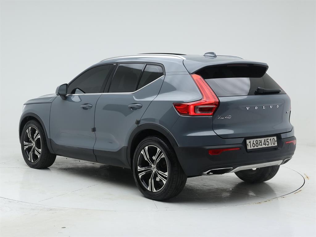볼보 XC40 2.0 T4 AWD 인스크립션 - 이미지 3