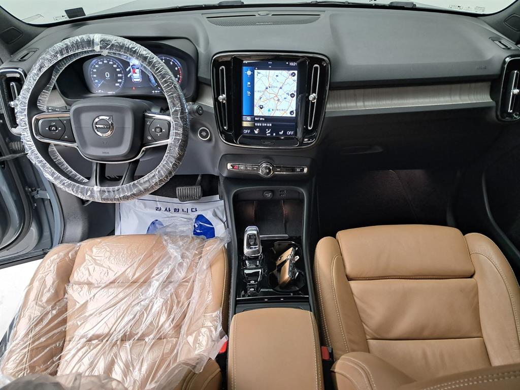볼보 XC40 2.0 T4 AWD 인스크립션 - 이미지 18