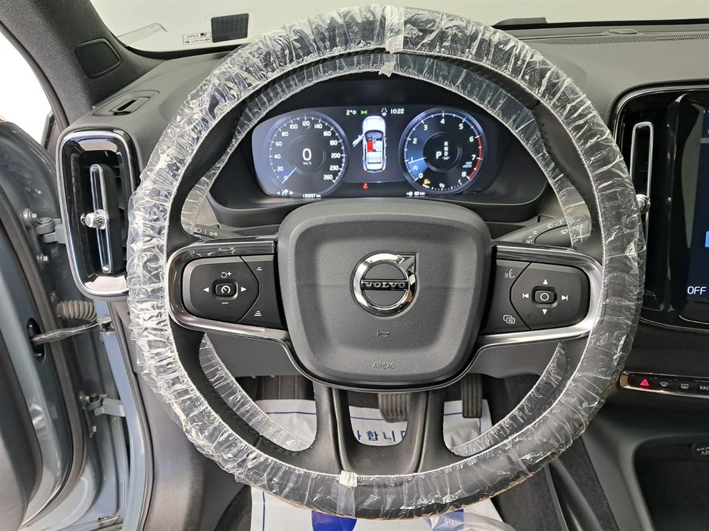 볼보 XC40 2.0 T4 AWD 인스크립션 - 이미지 6