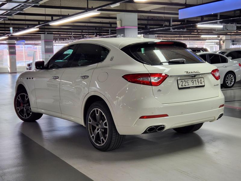 마세라티 르반떼 3.0 - 이미지 6