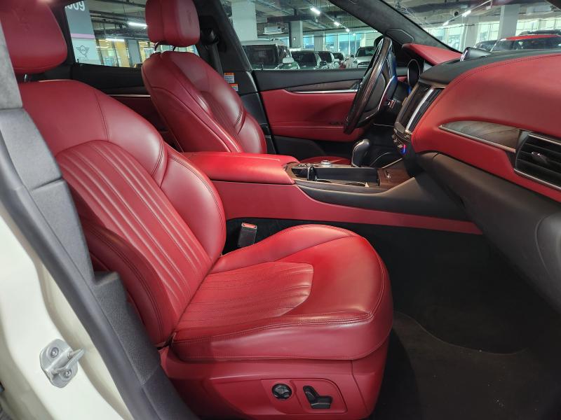 마세라티 르반떼 3.0 - 이미지 19