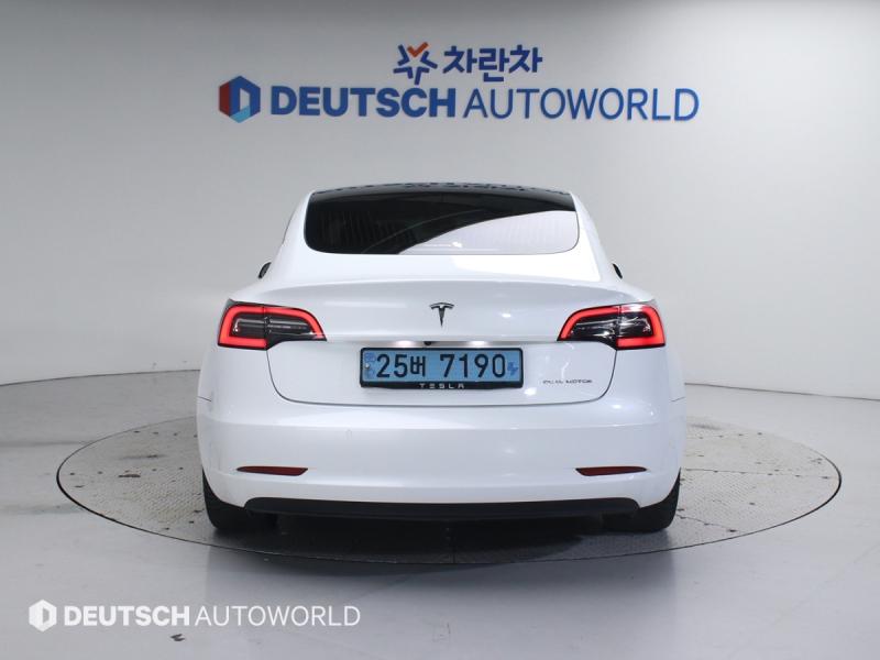 테슬라 모델 3 AWD 롱 레인지 - 이미지 8