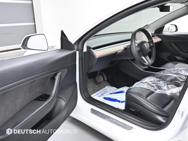 테슬라 모델 3 AWD 롱 레인지 - 이미지 16