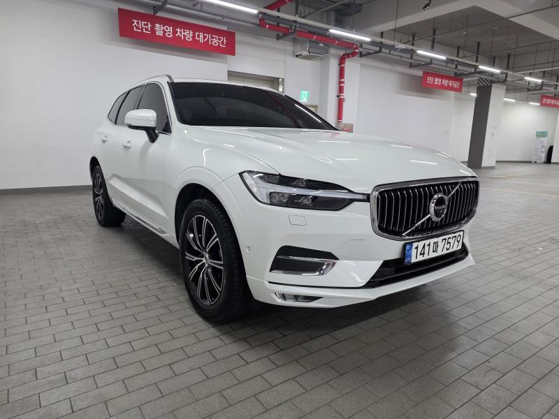 볼보 XC60(2세대) B5 AWD 인스크립션 - 이미지 4