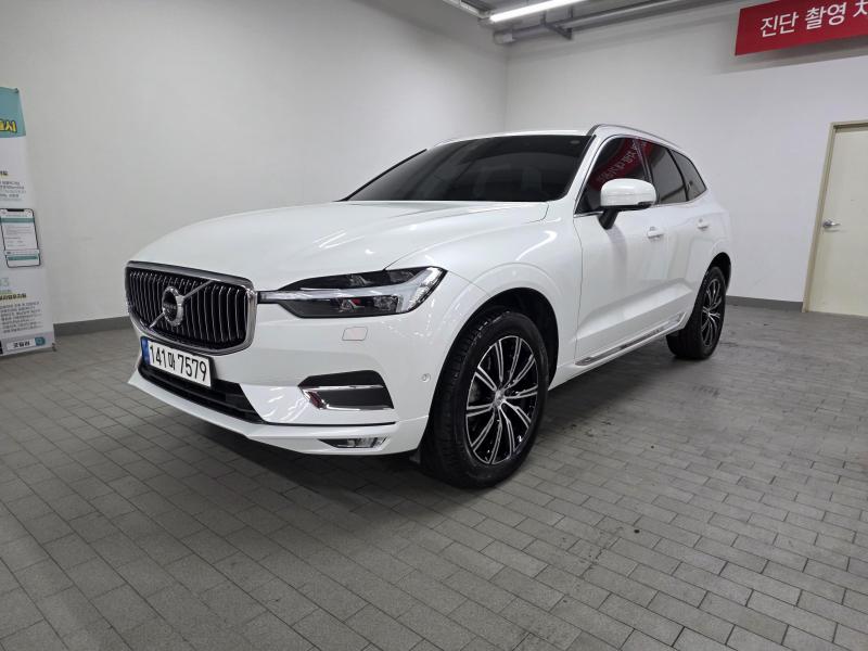 볼보 XC60(2세대) B5 AWD 인스크립션 - 이미지 18