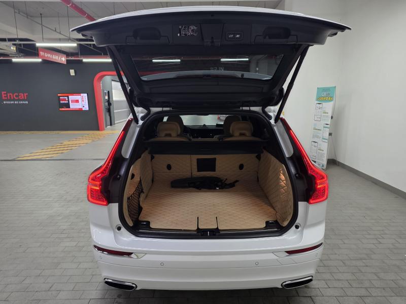 볼보 XC60(2세대) B5 AWD 인스크립션 - 이미지 14