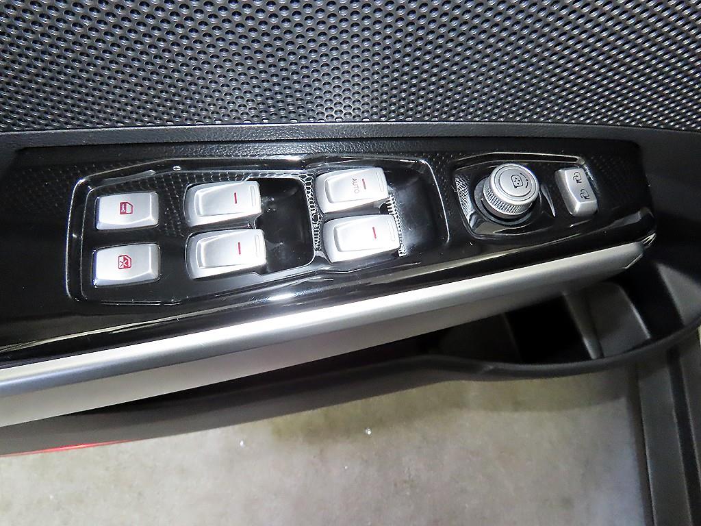 KG모빌리티(쌍용) 티볼리 디젤 2WD LX - 이미지 9