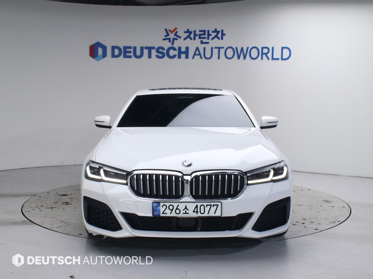 BMW 5시리즈(7세대) 523d M 스포츠팩 - 이미지 9