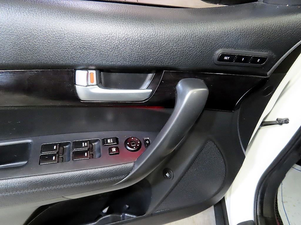 기아 뉴쏘렌토 R R2.0 2WD 프레스티지 - 이미지 18