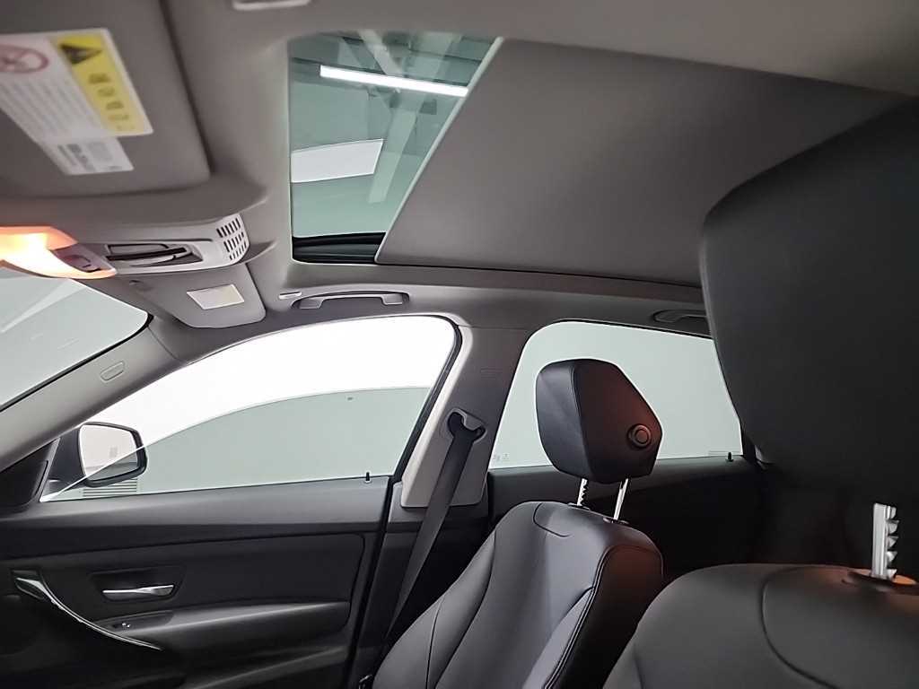 BMW 그란투리스모(GT) 3시리즈 GT 320d - 이미지 12