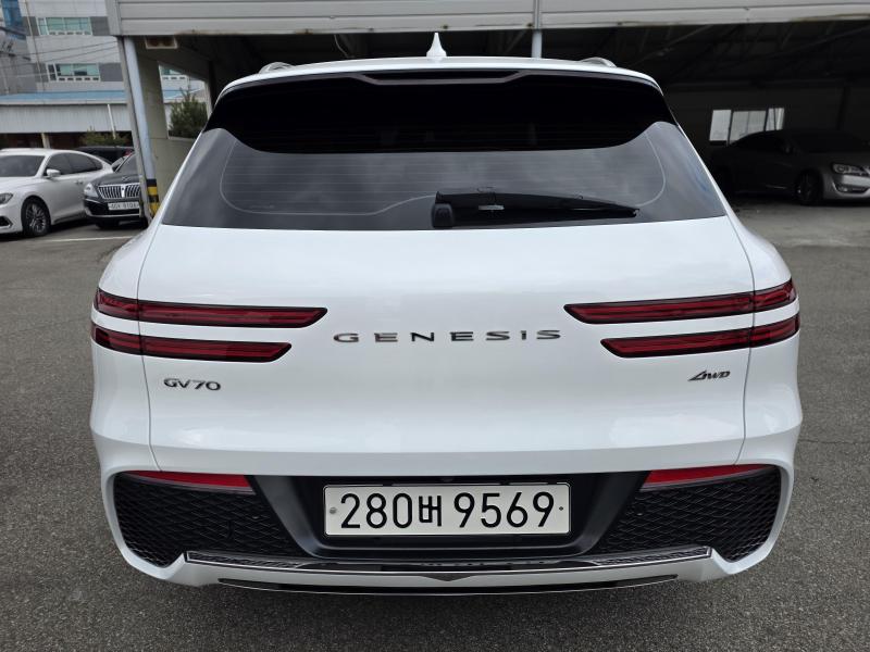 제네시스 GV70 2.2 디젤 AWD 기본형 - 이미지 7