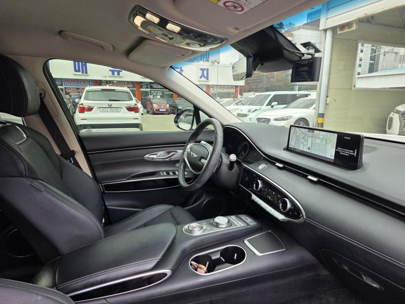 제네시스 GV70 2.2 디젤 AWD 기본형 - 이미지 2