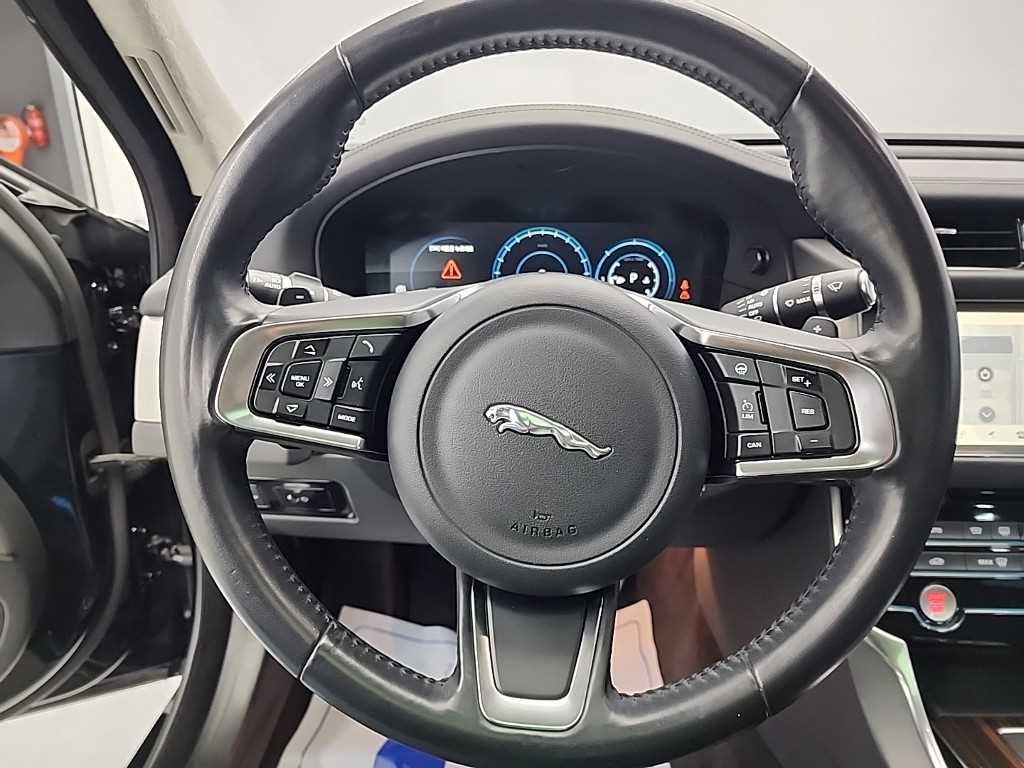 재규어 XF(2세대) 2.0 20d AWD 포트폴리오 - 이미지 8