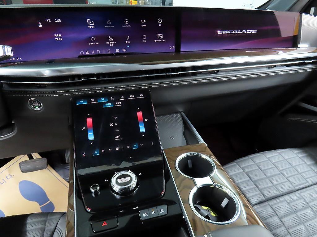 캐딜락 에스컬레이드(5세대) 6.2 V8 프리미엄 럭셔리 플래티넘 - 이미지 2