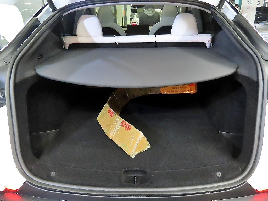 테슬라 모델 Y RWD - 이미지 19