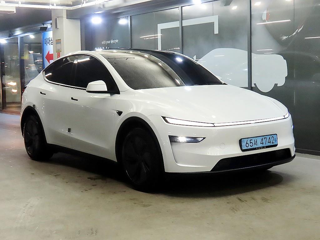 테슬라 모델 Y RWD - 이미지 10