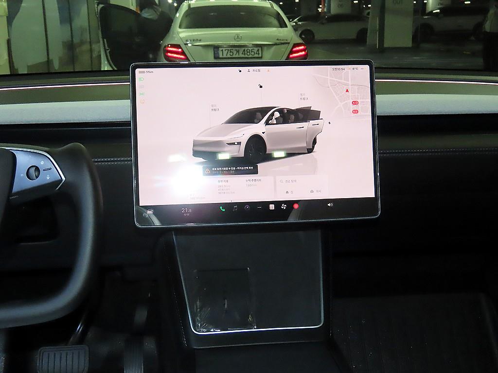 테슬라 모델 Y RWD - 이미지 16