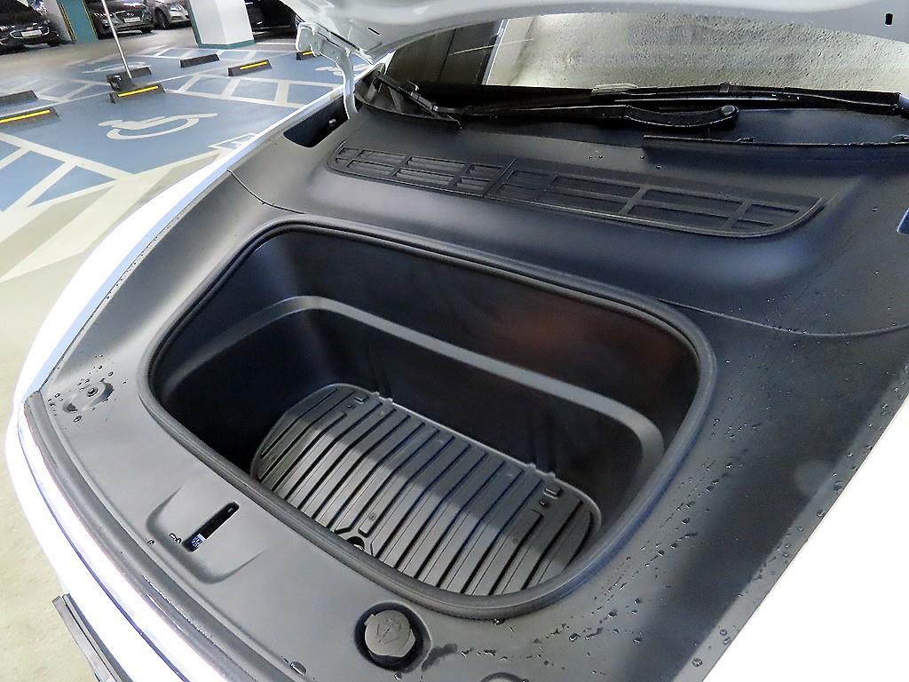 테슬라 모델 Y RWD - 이미지 12