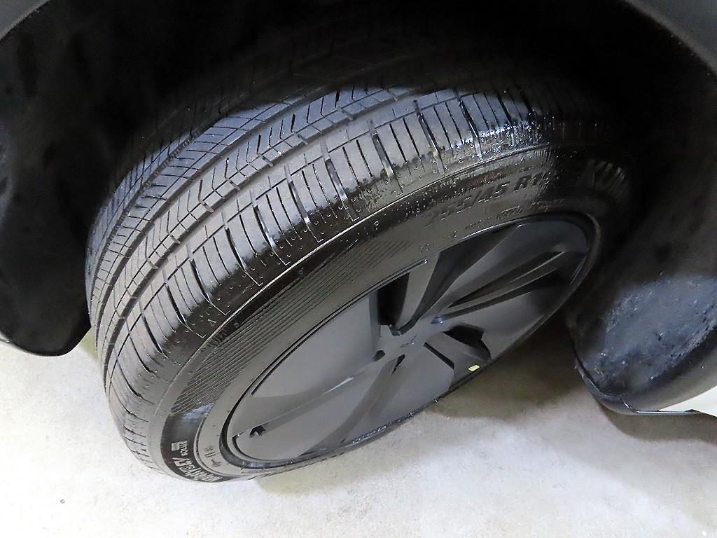 테슬라 모델 Y RWD - 이미지 7