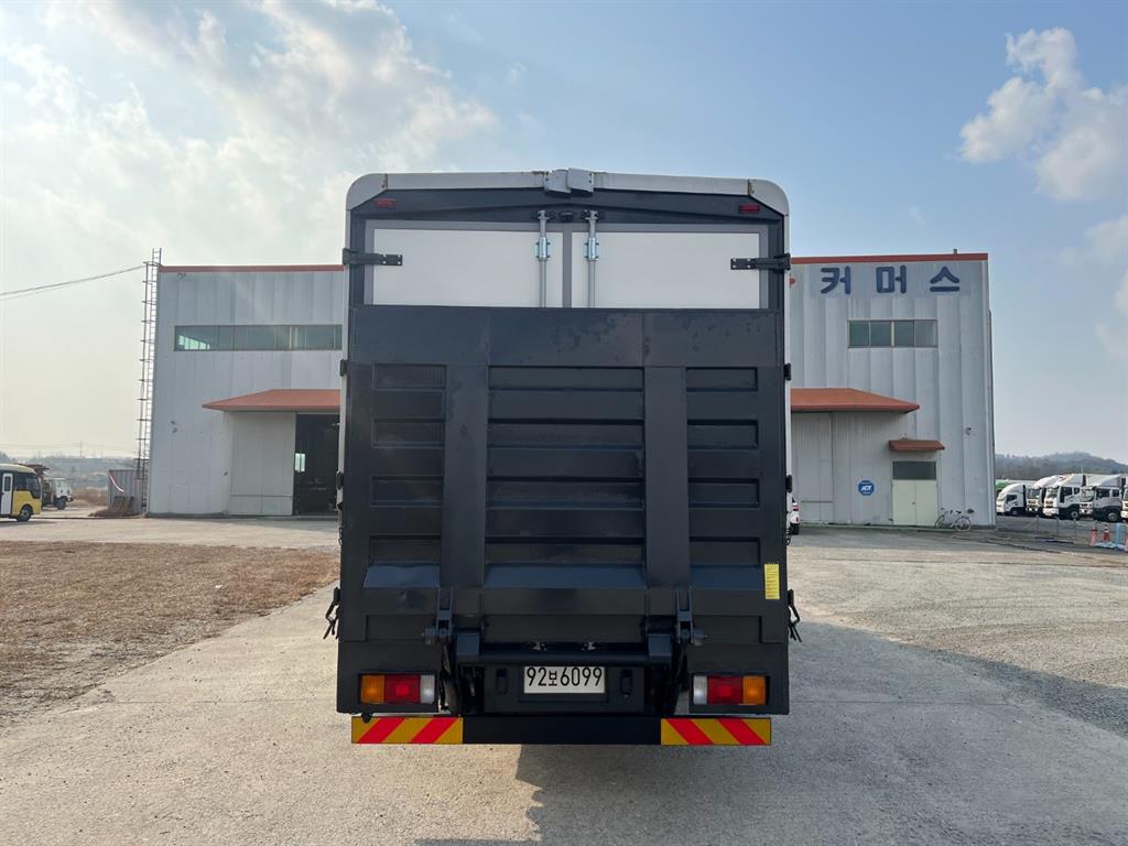 현대 메가트럭 윙바디 5톤 - 이미지 4