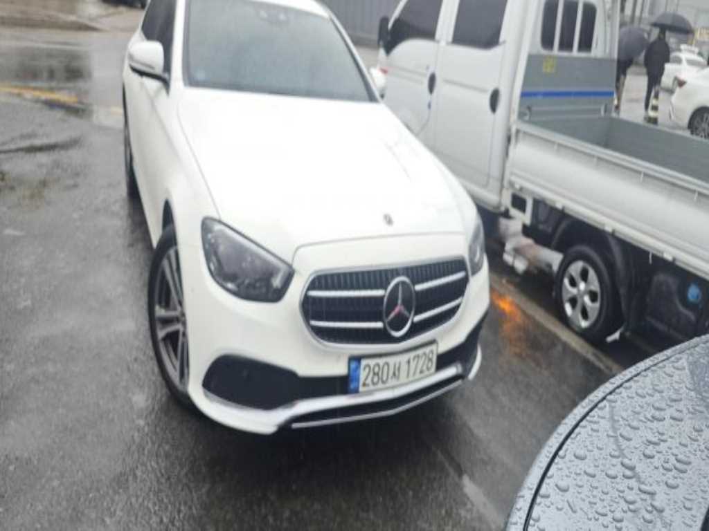 벤츠 E클래스(5세대) E350 4매틱 아방가르드 - 이미지 4