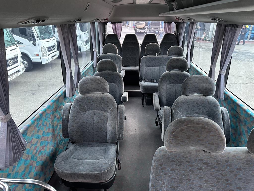 현대 뉴카운티 리무진 15인승 - 이미지 14