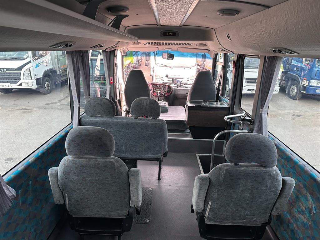 현대 뉴카운티 리무진 15인승 - 이미지 9