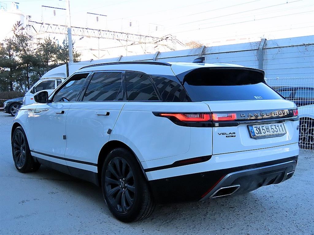 랜드로버 레인지로버 벨라 3.0 P380 SE R다이나믹 - 이미지 7