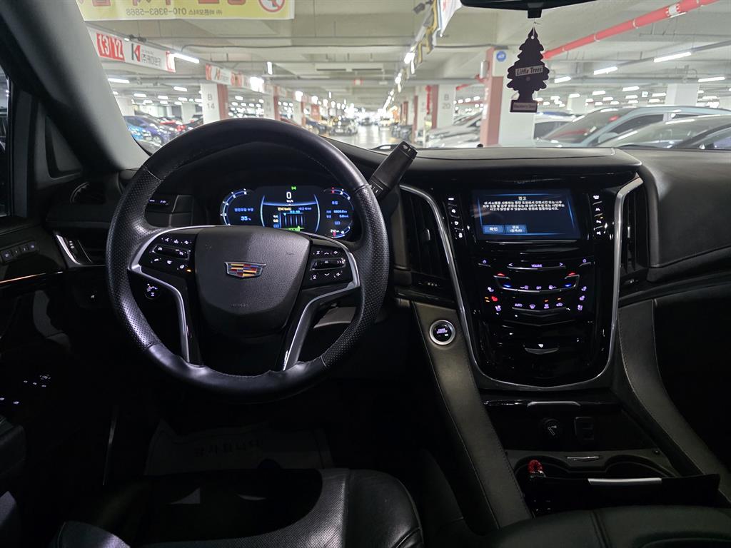 캐딜락 에스컬레이드(4세대) 6.2 V8 - 이미지 3