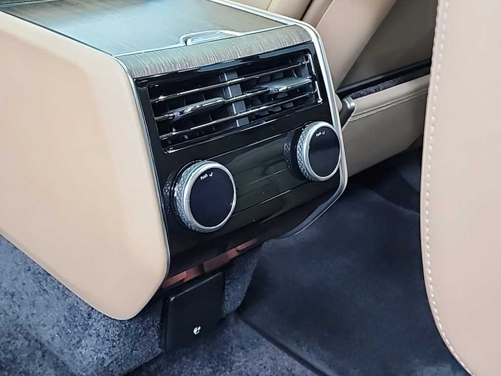 랜드로버 레인지로버(5세대) 4.4 P530 LWB 오토바이오그래피 - 이미지 17