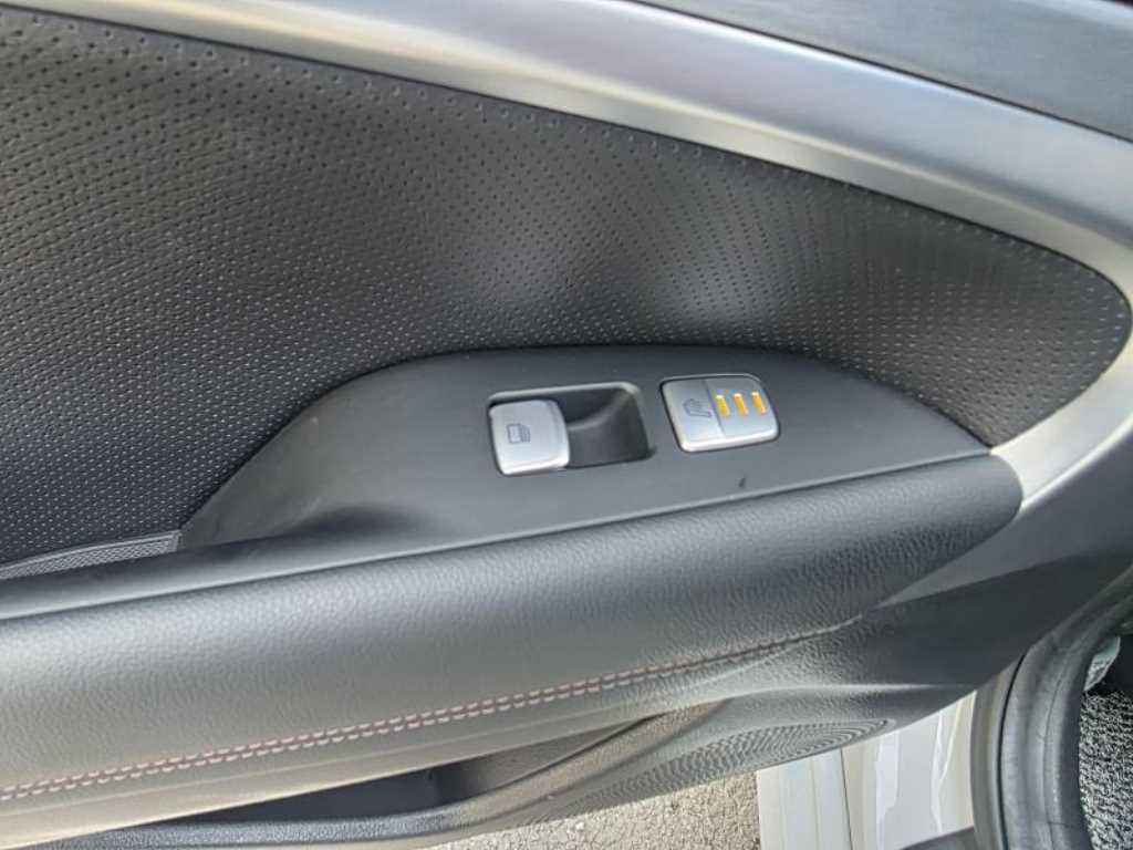 제네시스 G70 2.0T AWD 엘리트 - 이미지 13