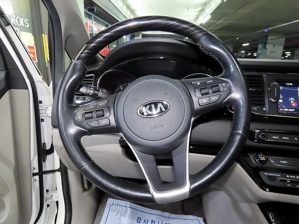 기아 더 뉴카니발 9인승 디젤 노블레스 스페셜 - 이미지 11