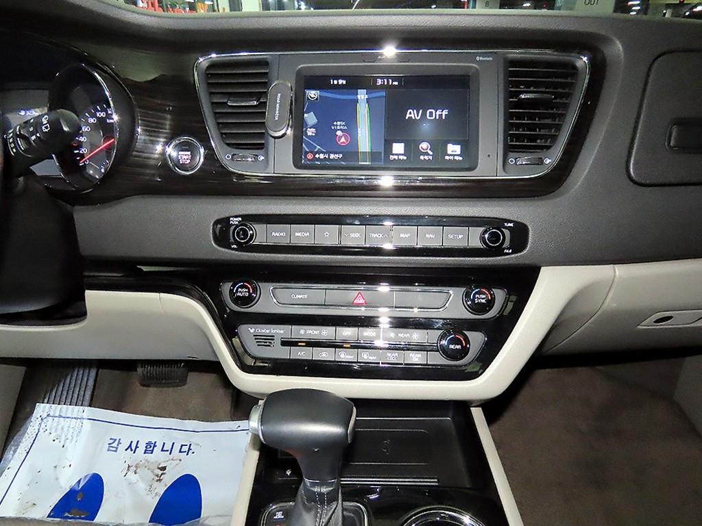 기아 더 뉴카니발 9인승 디젤 노블레스 스페셜 - 이미지 15