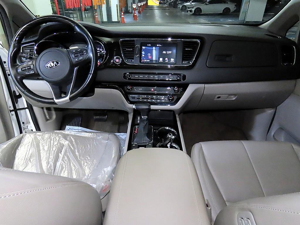 기아 더 뉴카니발 9인승 디젤 노블레스 스페셜 - 이미지 12