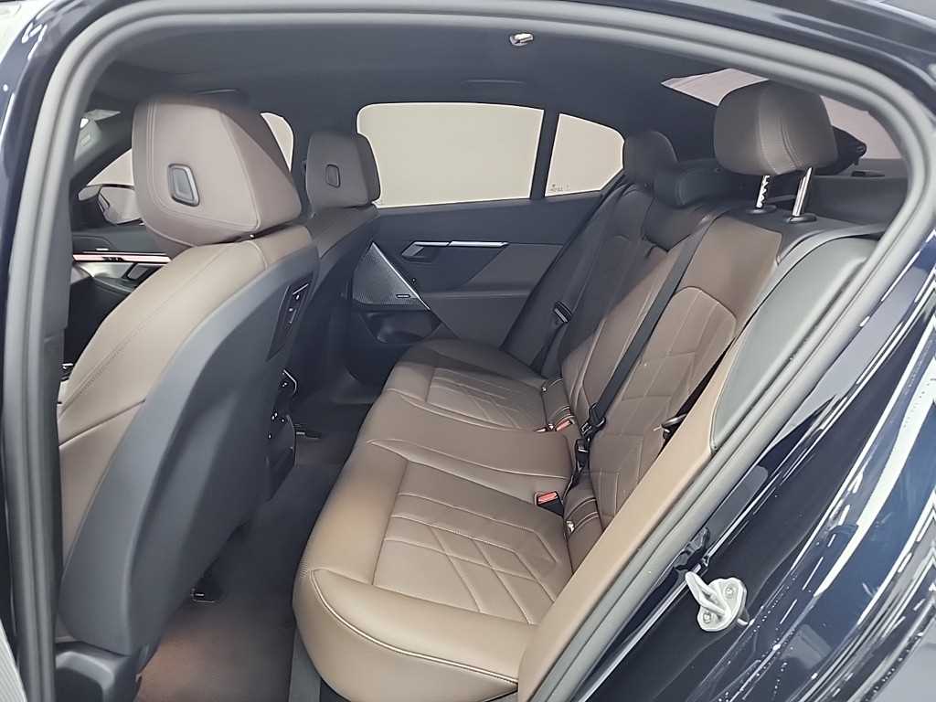 BMW 5시리즈(8세대) 520i M 스포츠 - 이미지 17