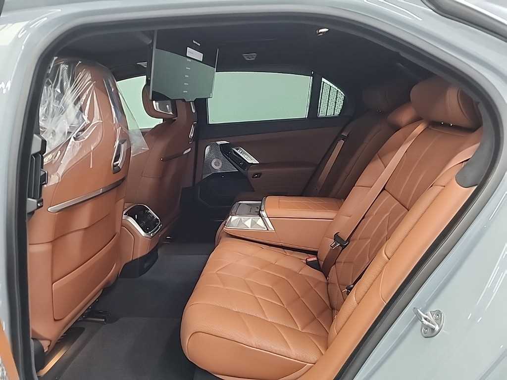 BMW 7시리즈(7세대) 750e xDrive M 스포츠 - 이미지 7