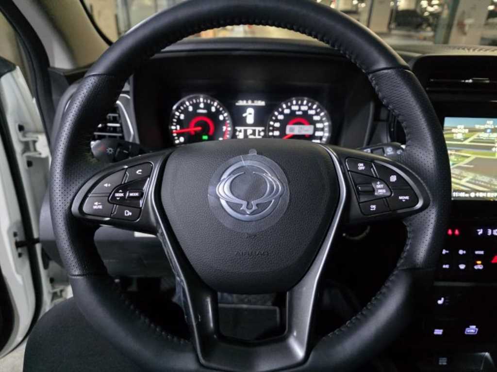 KG모빌리티(쌍용) 더 뉴티볼리 1.6 가솔린 2WD V1 - 이미지 2