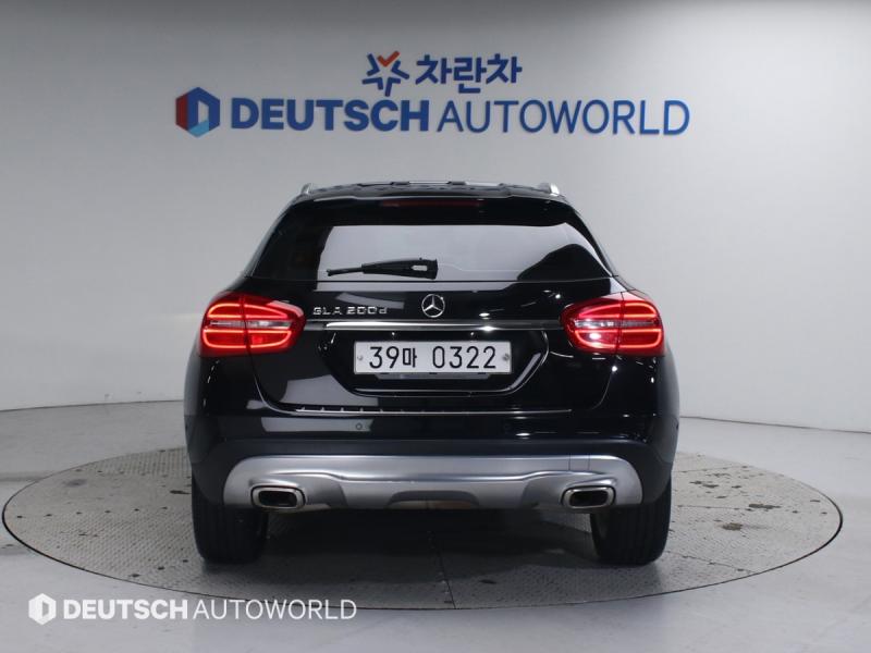 벤츠 GLA클래스 GLA 200 d - 이미지 11
