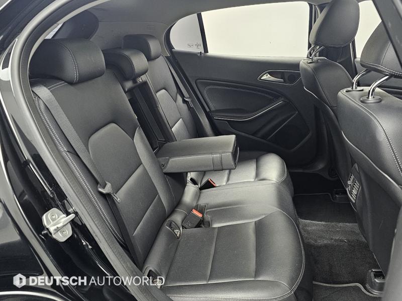 벤츠 GLA클래스 GLA 200 d - 이미지 17