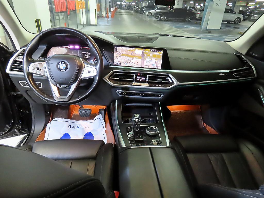 BMW X7 40d xDrive 디자인퓨어 엑셀런스 7인승 - 이미지 9