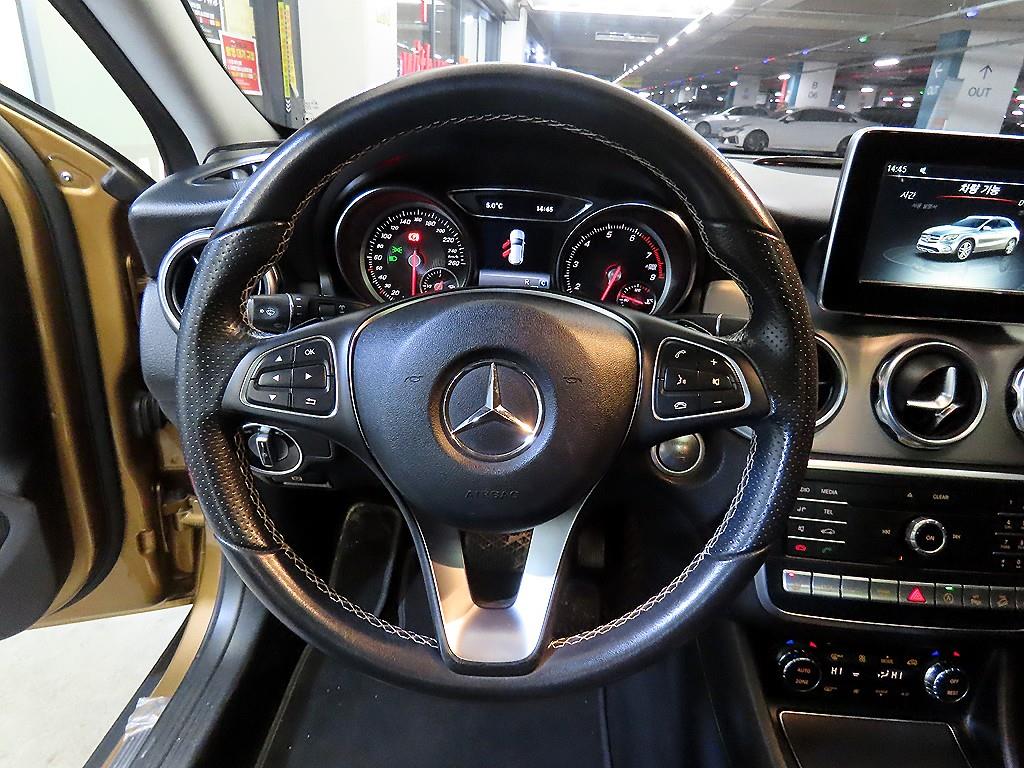 벤츠 GLA클래스 GLA 250 4매틱 - 이미지 11