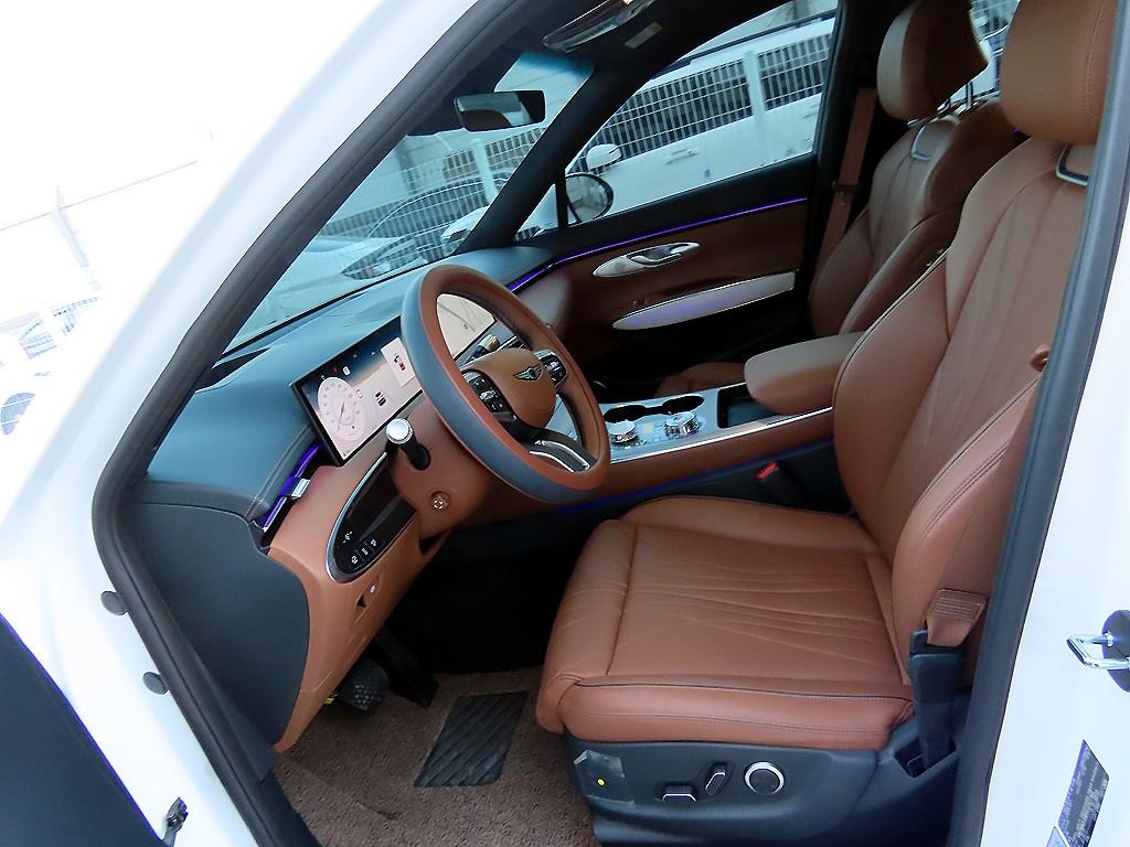 제네시스 신형 GV70 2.5T 2WD 기본형 - 이미지 7