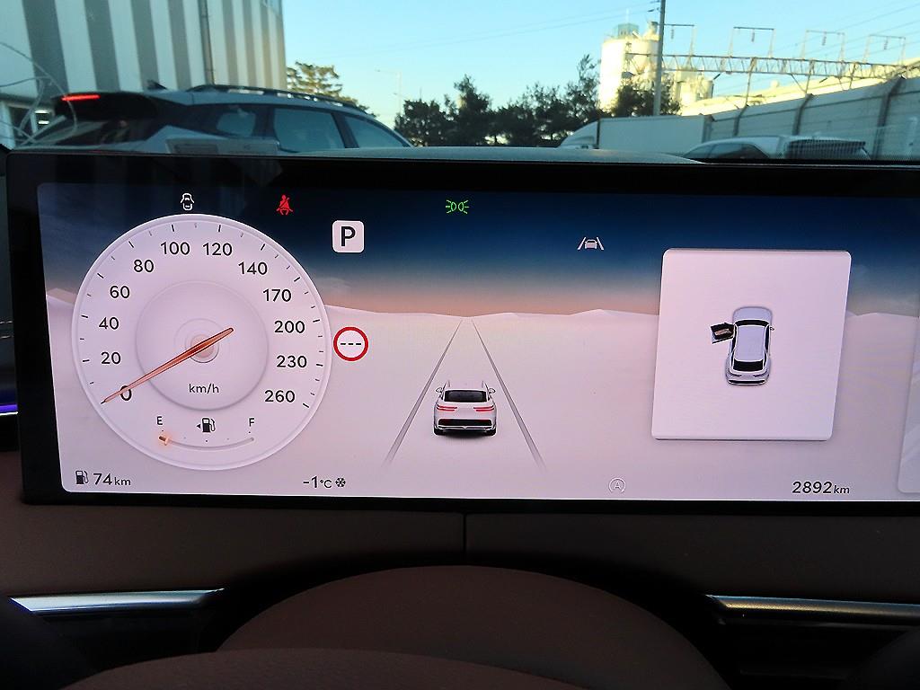 제네시스 신형 GV70 2.5T 2WD 기본형 - 이미지 6