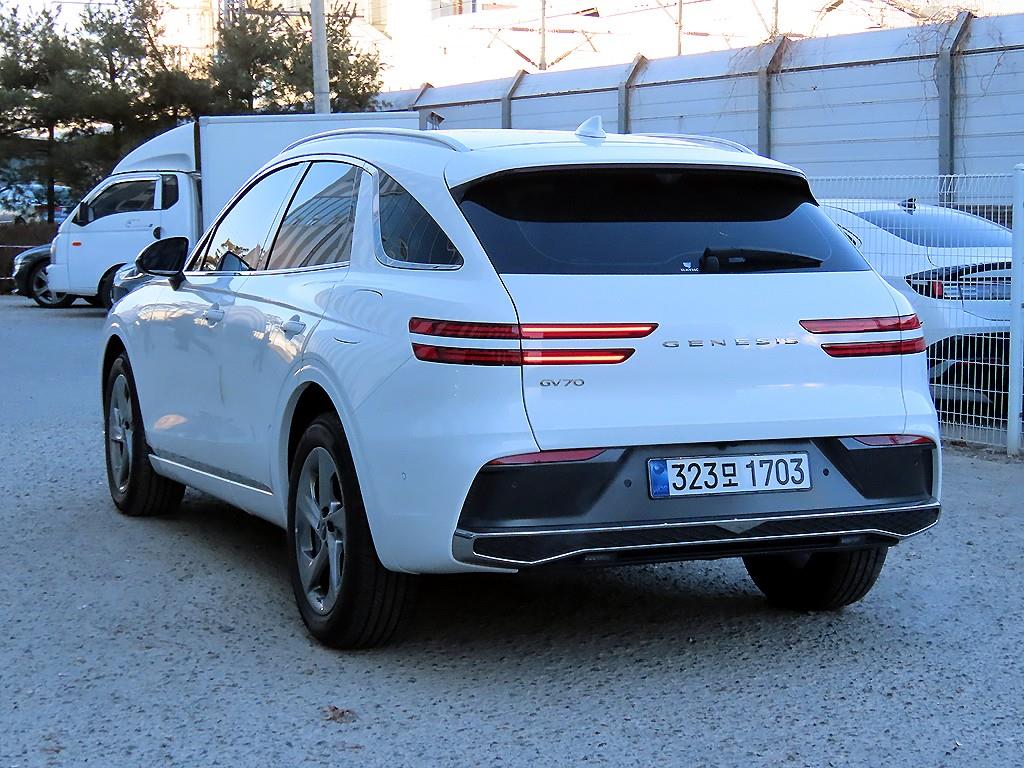 제네시스 신형 GV70 2.5T 2WD 기본형 - 이미지 3