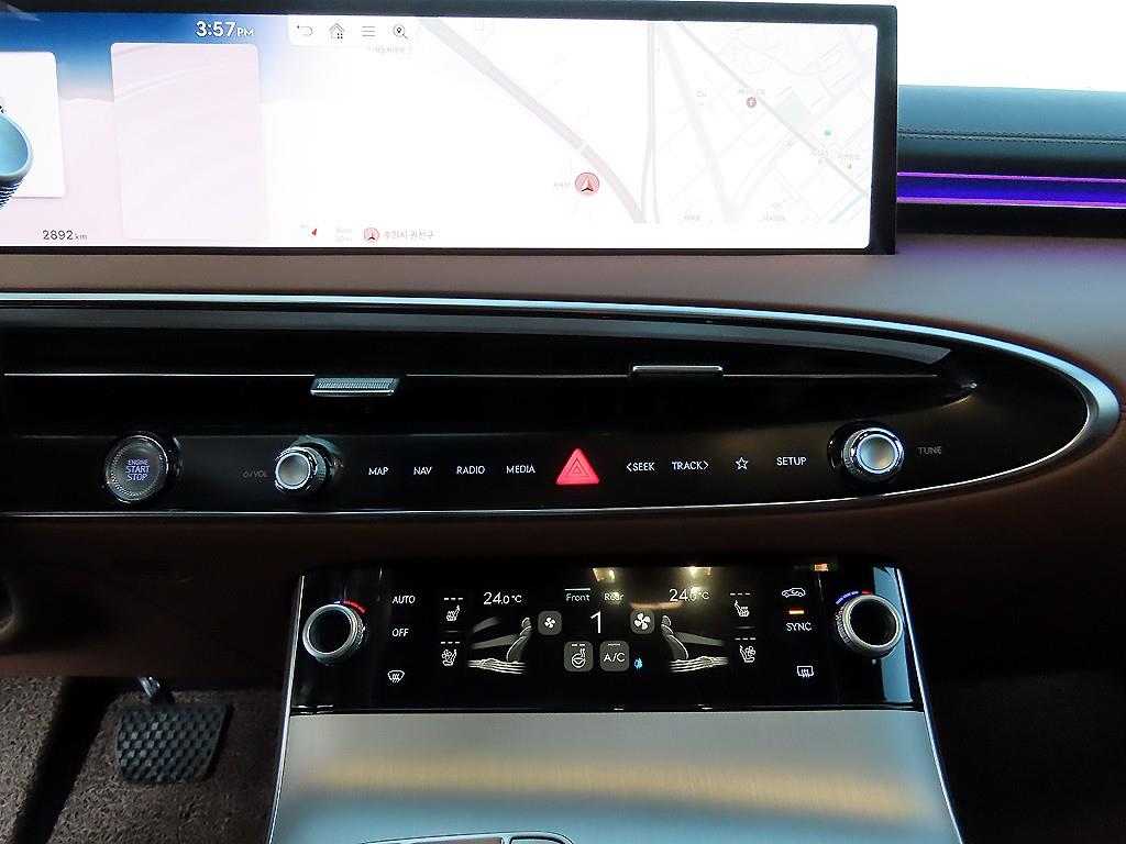 제네시스 신형 GV70 2.5T 2WD 기본형 - 이미지 8