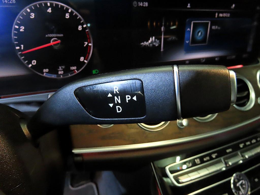 벤츠 E클래스(5세대) E300 4매틱 익스클루시브 - 이미지 7