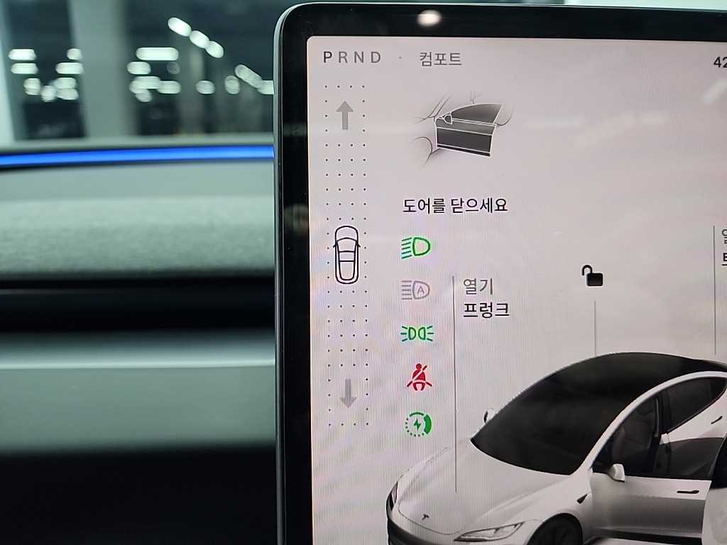 테슬라 모델 3 RWD - 이미지 12