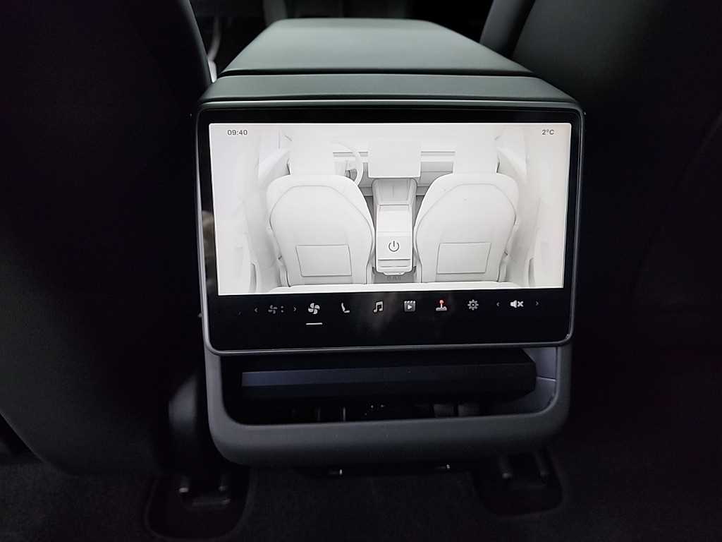 테슬라 모델 3 RWD - 이미지 8