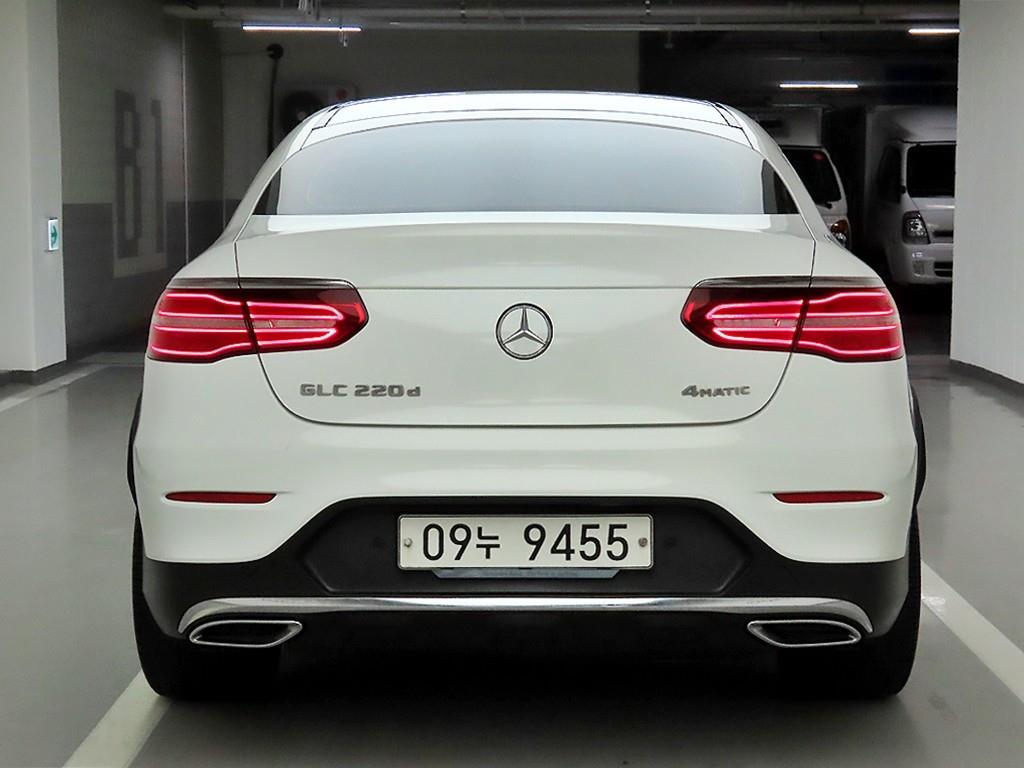 벤츠 GLC클래스 GLC 220d 4매틱 쿠페 프리미엄 - 이미지 4