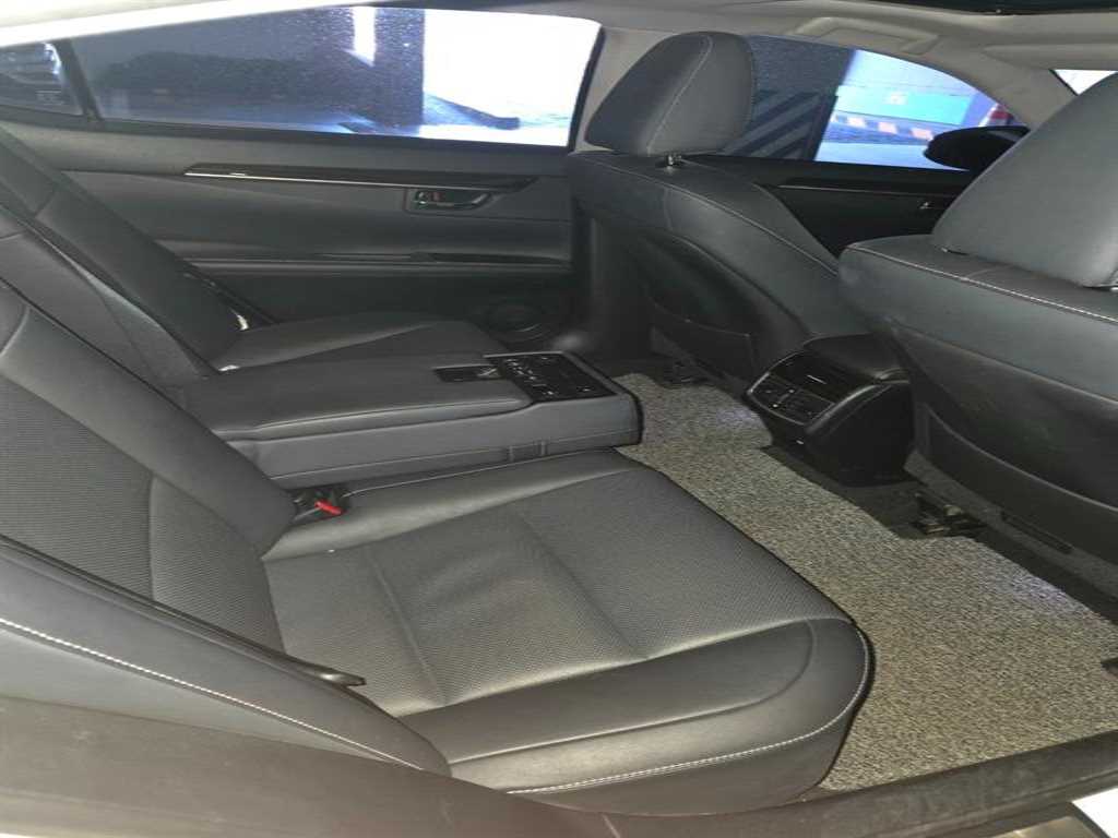 렉서스 ES(6세대) 300h - 이미지 6